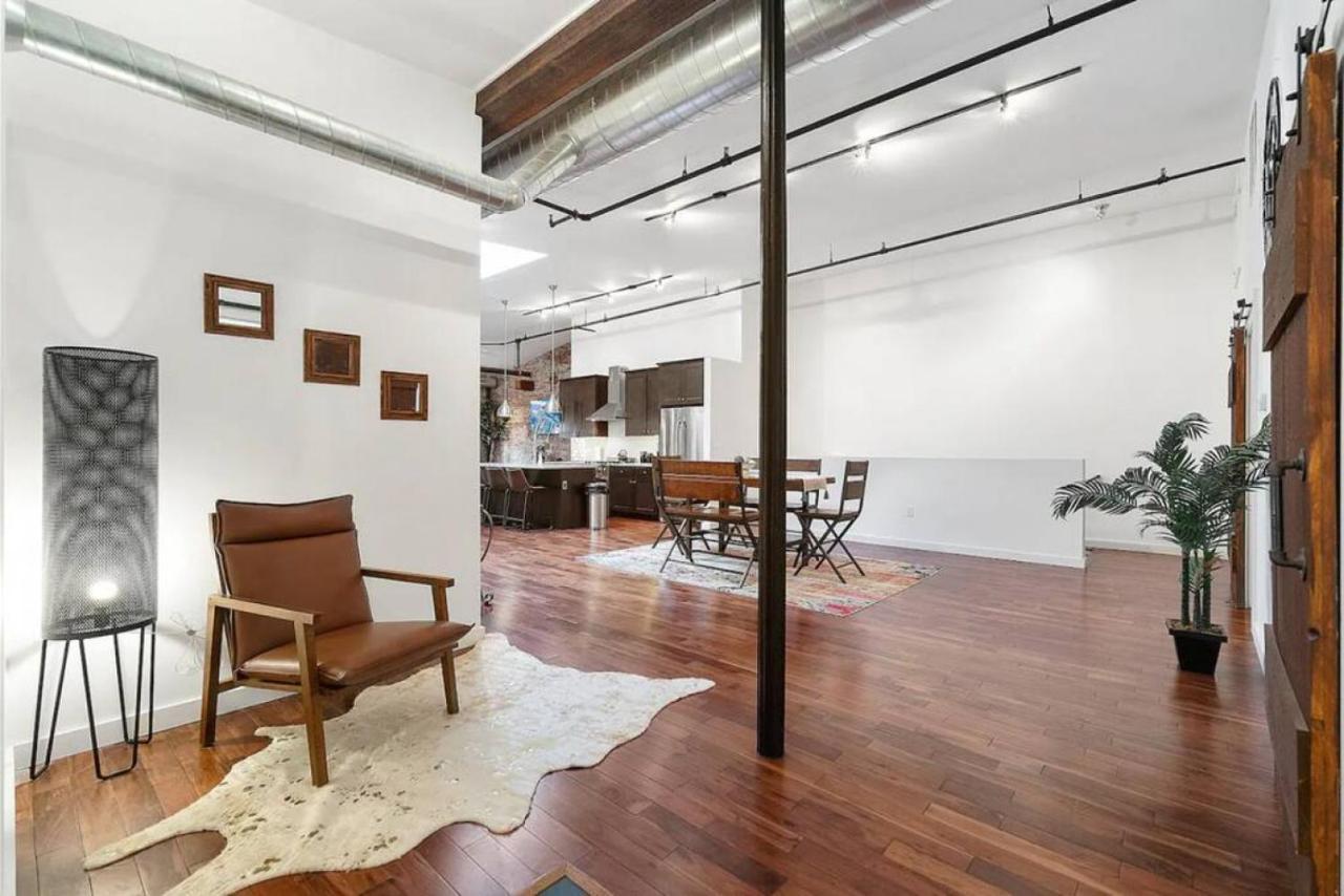 Luxurious Million Dollar Penthouse With Elevator And Parking Philadelphia