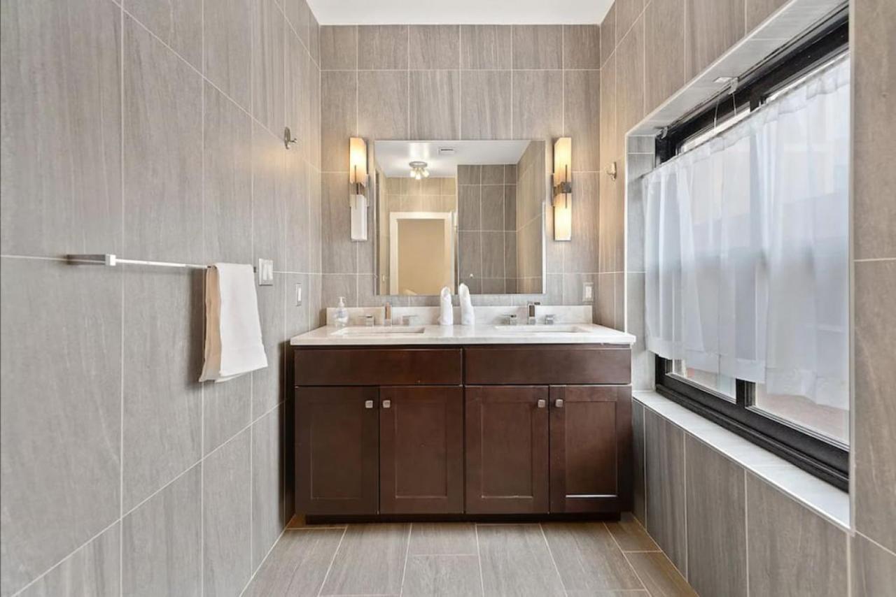 Luxurious Million Dollar Penthouse With Elevator And Parking * Philadelphia