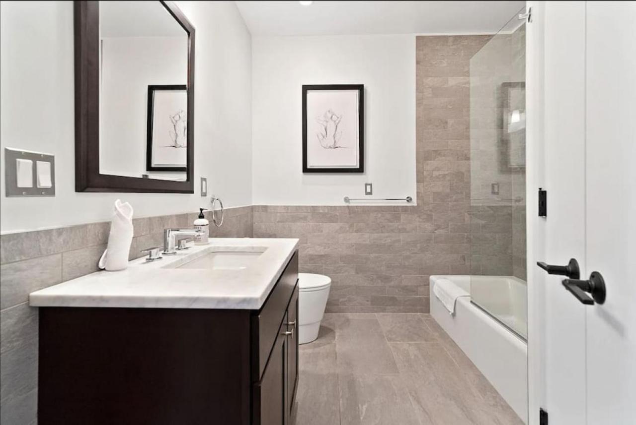 Luxurious Million Dollar Penthouse With Elevator And Parking Holiday home Philadelphia